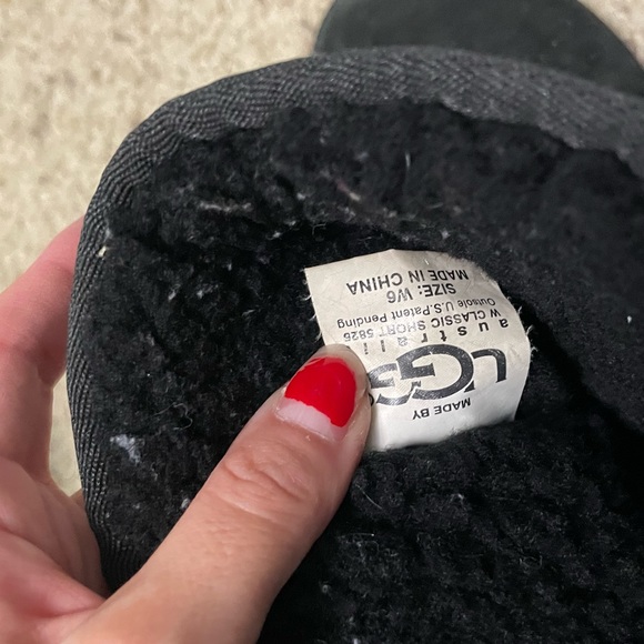 Classic Short Ugg Boots Black - Picture 6 of 6